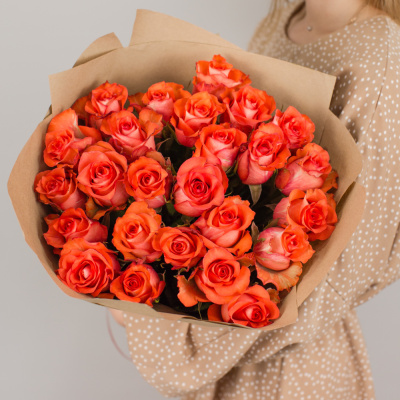 Букет из оранжевых 25 роз 40 см. в упаковке 45007-Ор Букет из оранжевых 25 роз 40 см. в упаковке 45007-Ор