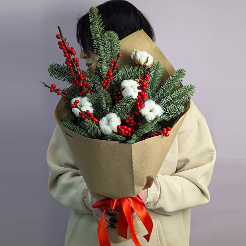 Букет с нобилисом, красными ягодами и хлопком  "Зимняя классика" N 72815-L размер L