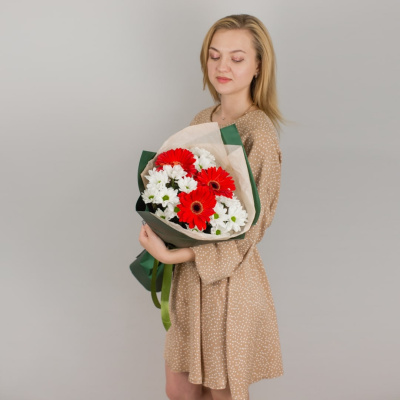 Букет из герберы и хризантемы N 50492 Букет из герберы и хризантемы N 50492