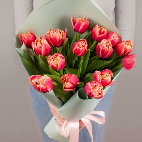 Букет из 15 пионовидных тюльпанов Колумбус в упаковке арт. 46326