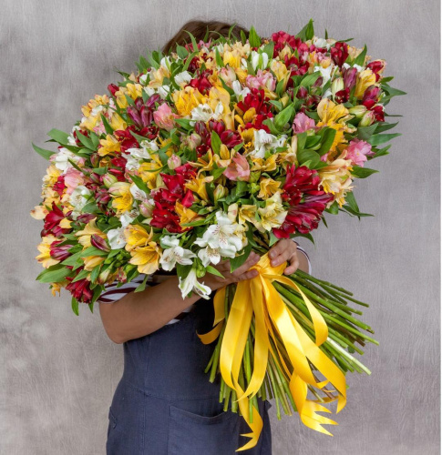 Букет из 101 Альстромерии арт. 7319