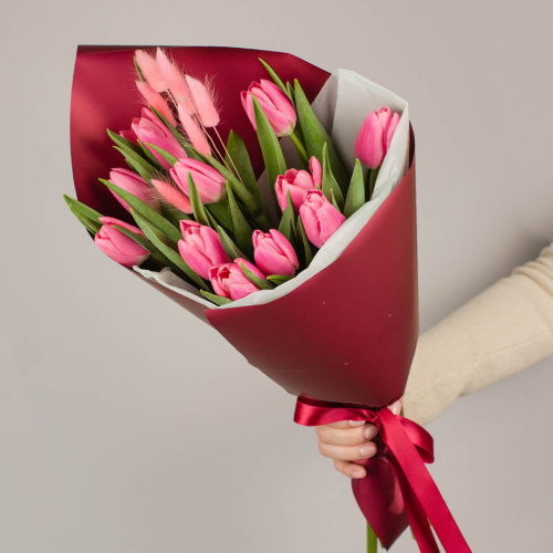 Букет из розовых тюльпанов с лагурусом арт. 46462