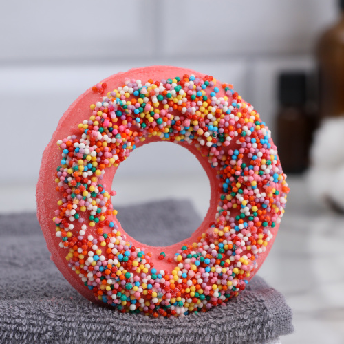 Подарочный набор "Романтика" с пончиками-бомбочками для ванны, аромасвечой, мылом ручной работы арт. 46440