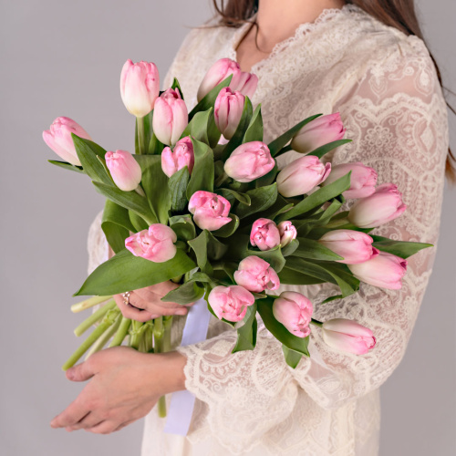 Розовые Тюльпаны 25 шт. МИКС с лентой (без упаковки) арт. 7338