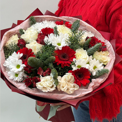 Букет "Время чудес" из кустовой хризантемы, розы и гермини с нобилисом N 72250