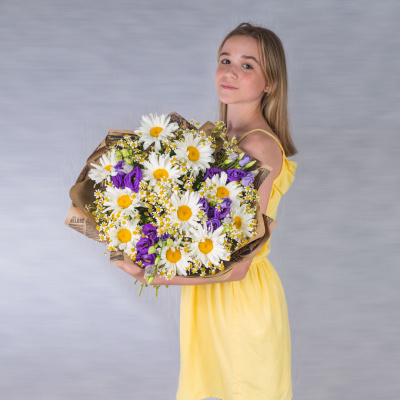 Букет с ромашки с эустомой "Нежное утро" N 36427