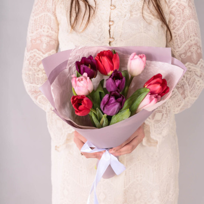 Букет из 9 тюльпанов в упаковке 928403