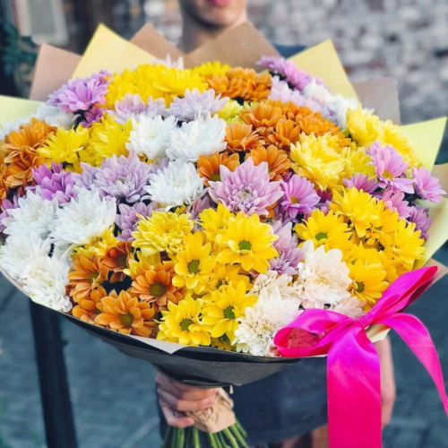 Букет из 25 ярких кустовых хризантем арт. 7325