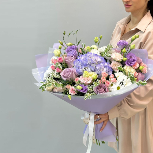 Букет с гортензией и розами арт. 66829