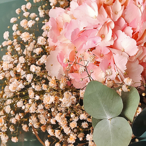 Букет с гортензией и цветной гипсофилой N 51367-Дв