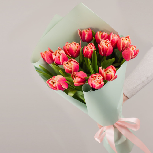 Букет из 15 пионовидных тюльпанов Колумбус в упаковке арт. 46326