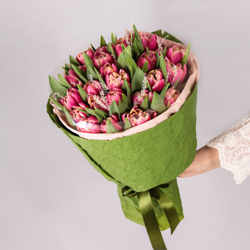 Букет из 25 пионовидных тюльпанов Колумбус с сухоцветами арт. 59867