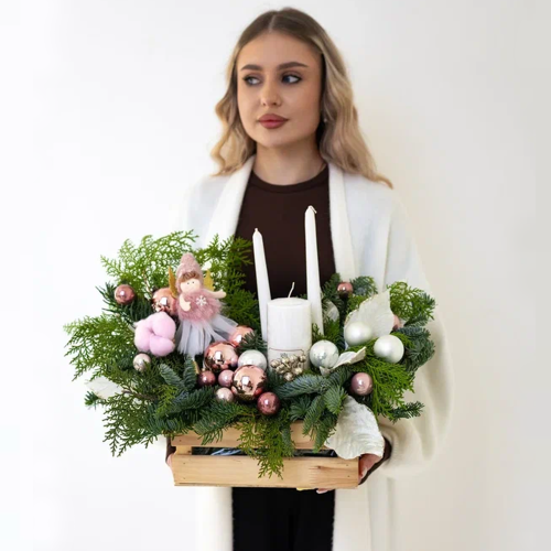 Композиция в ящике из хвои со свечами "Рождественское чудо"  N 90869