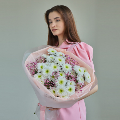 Букет с хризантемой и гипсофилой РОЗОВЫЙ N 84572-Р Букет с хризантемой и гипсофилой РОЗОВЫЙ N 84572-Р