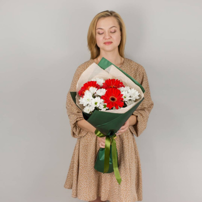 Букет из герберы и хризантемы N 50492 Букет из герберы и хризантемы N 50492