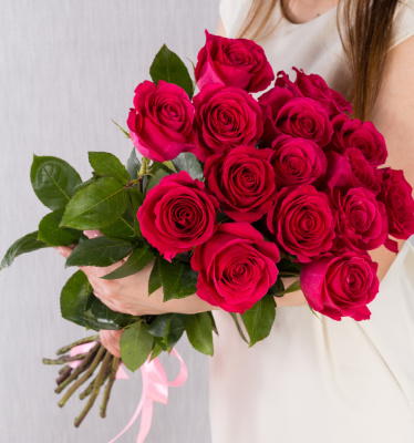 Букет из 15 розовых роз Эквадор с крупным бутоном 60 см. 36397 Букет из 15 розовых роз Эквадор с крупным бутоном 60 см. 36397